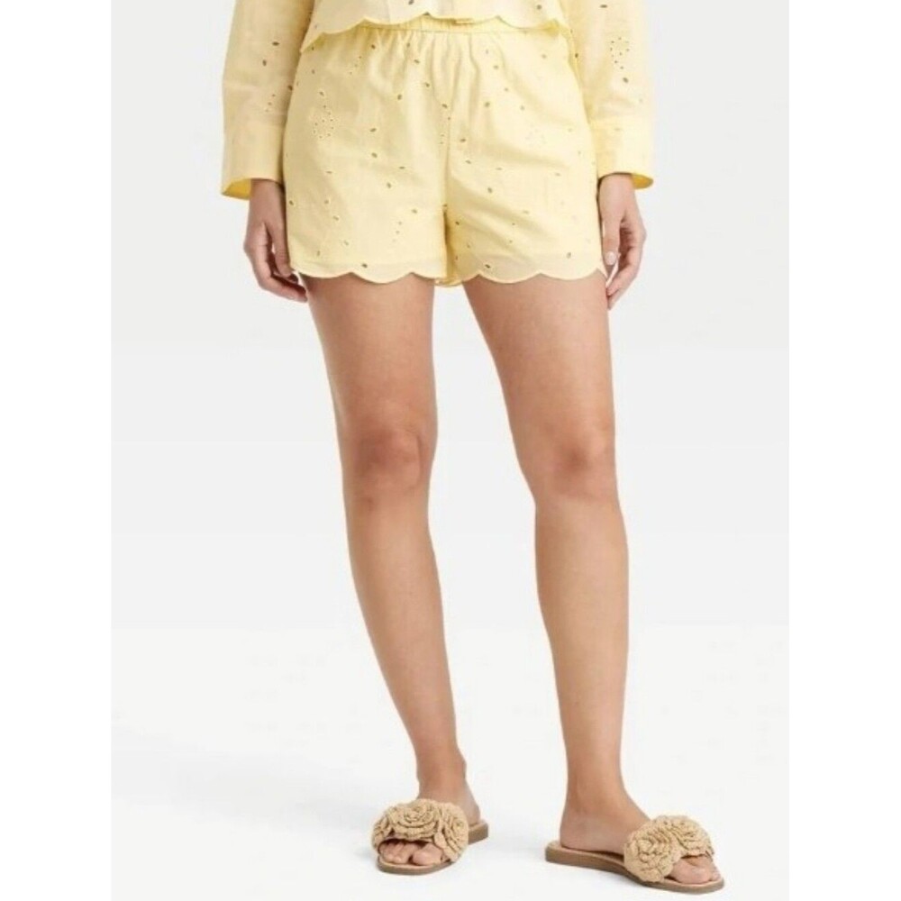 Women’s Eyelet Scallop Hem Shorts Cotton Yellow